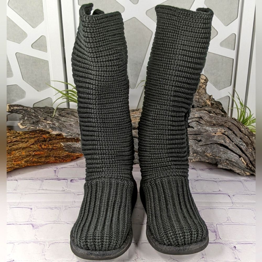 UGG Classic Cardy Boot - Picture 4 of 10
